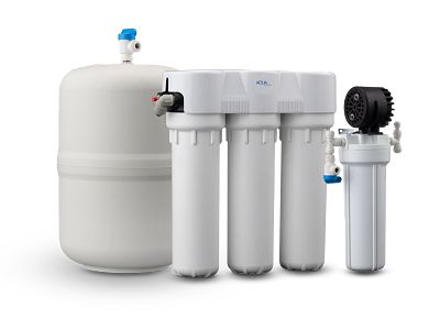 Water filtration system with multiple filters and a large tank for water treatment.